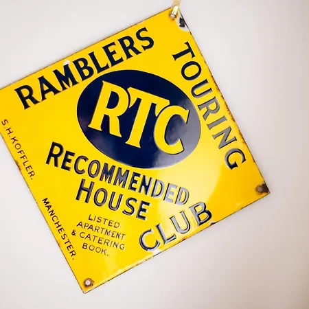 1692 Wasdale מלון